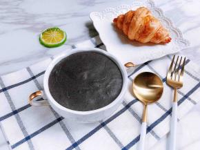 细腻，顺滑又香甜的黑芝麻糊完成