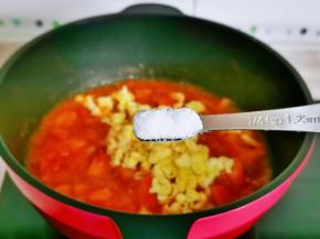 按个人口味加入盐。