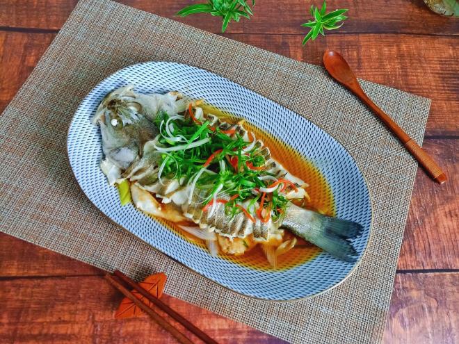 清蒸海鲈鱼