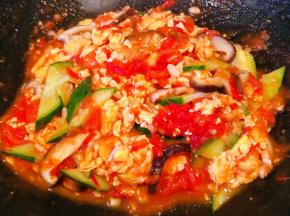 所有的原材料炒匀入味即可出锅享用