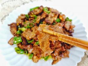 牛肉裹满酱汁，满口留香！