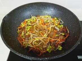 将调味料翻炒均匀即可关火出锅。