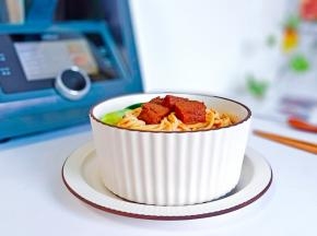 汤汁香气扑鼻，牛肉浓郁勾人！