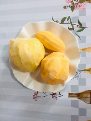 红心红薯削皮洗净备用！