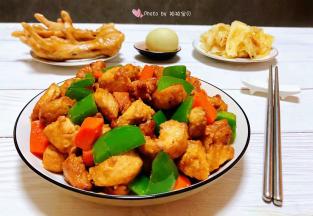 搭配油饼、鸡蛋、卤凤爪一起吃超级棒