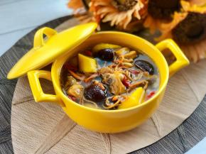 加入少许盐就可以喝了，汤色金黄，山药软糯，鸡肉酥烂，好吃又好喝。