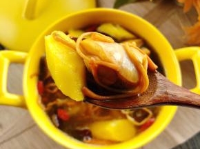 汤清味鲜，好喝不腻，适合秋季的一款靓汤，快来试试吧！