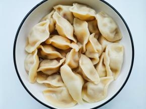 放入盘子中，