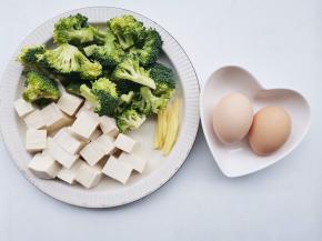 洗净切好所有食材