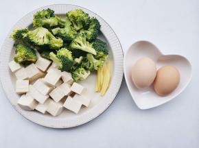 洗净切好所有食材