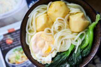 咖喱没有可以不放加一点点酱油或者直接吃也可以一岁以上还是以清淡为主