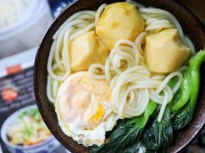 咖喱没有可以不放加一点点酱油或者直接吃也可以一岁以上还是以清淡为主