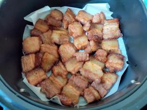 出来的油太多了，换了一张油纸，再次翻面，烤5分钟。