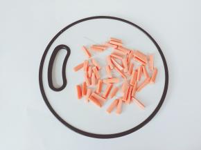 每个小段再切成四等份。