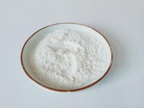 中筋面粉、淀粉、小苏打放一起搅拌均匀。