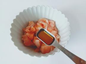 加料酒一勺去腥增香。