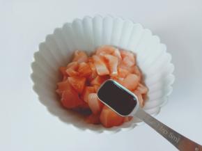 加蚝油一勺增鲜。