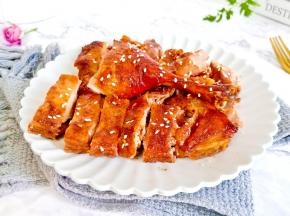 元气满满的一天从吃烤鸭边腿开始。