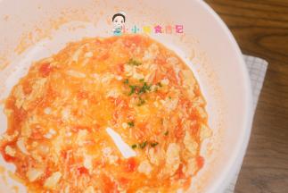 差不多煮熟后撒一点葱花