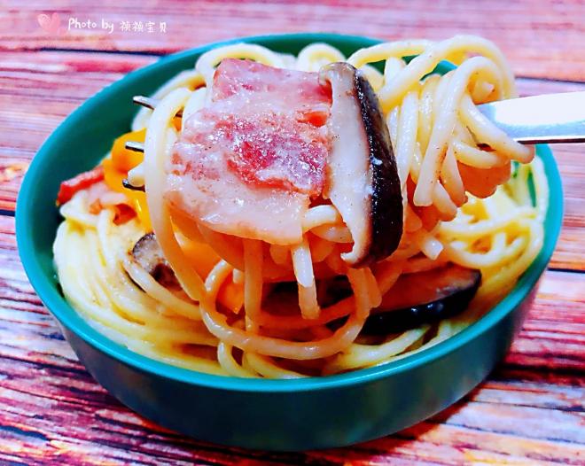 奶油培根香菇意面