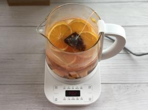 加入红茶包，我用的是玫瑰茄红茶，也就是洛神花茶。