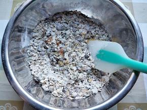 加入蜂蜜，先稍微拌一下。