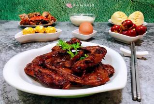 鸭翅的营养非常丰富经常食用对身体有益噢