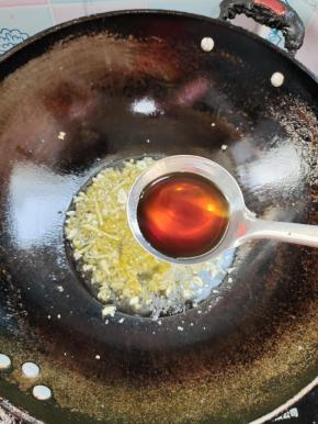 1大勺料酒！加入适量的开