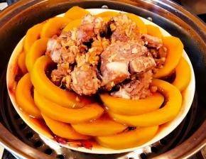 南瓜蒸排骨打开锅盖瞬间满屋飘香