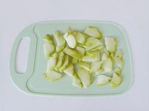 再切成片或者滚刀块都可以。