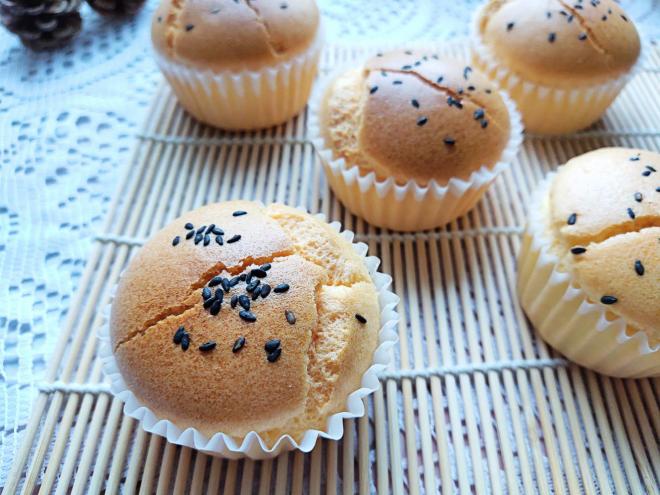 脆皮芝麻小蛋糕