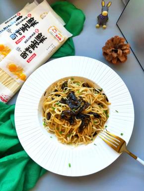 面条劲道柔滑Q弹葱香袭人