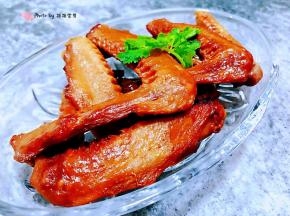 红烧鸭翅也是宴客必备的拿手好菜哦