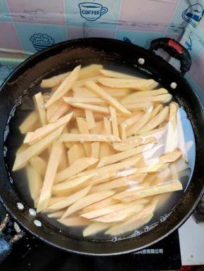 放一勺盐焯水！