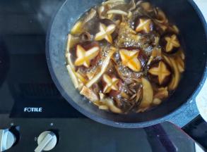 盖上盖煮5分钟，