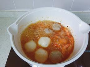 煮开后加入虾干一起。