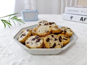 酥酥的直掉渣的奥利奥奶香饼干就可以品尝了！