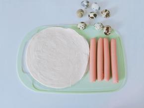 手抓饼从冷冻箱拿出来。