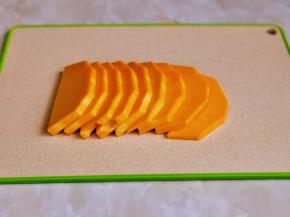 再切薄片装盘。