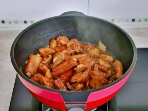 大火收汁至浓稠，有点汤汁更好吃。