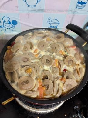 煮开后，调小火慢煮10分钟左右！