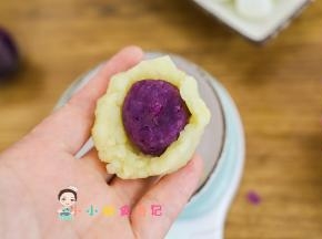 土豆包住紫薯蛋黄馅