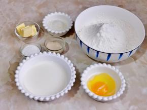 准备食材并称重。