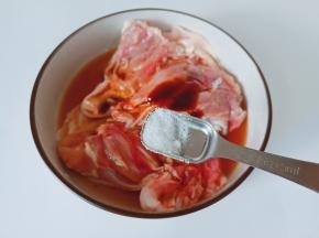 加半少勺食用盐。