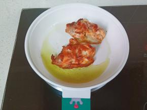 煎到两面熟透就可以。