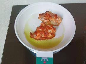 煎到两面熟透就可以。