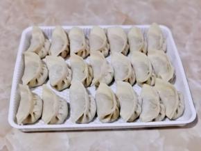 按个人口味喜好包饺子就好啦！