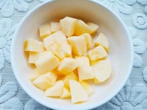 苹果去皮切块，