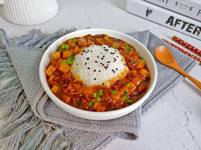 牛肉土豆盖浇饭