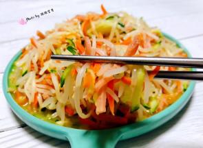 炒合菜入口脆嫩清鲜让人感觉好吃到停不下来